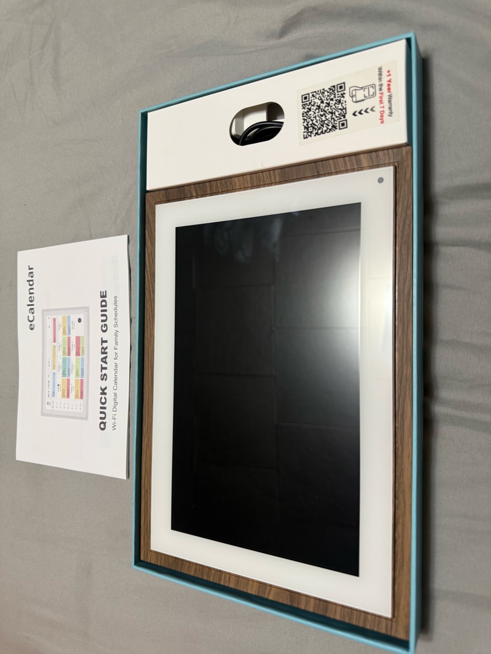 Digital Calendar Smart Display - Picture 3 of 3
